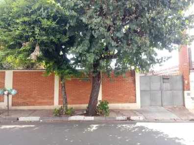 Casa com 4 Quartos à venda, 319m² no Vila Yamada, Araraquara