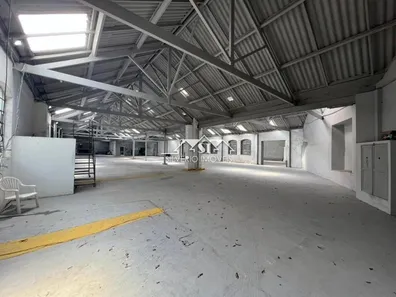 Galpão/Depósito/Armazém para venda ou aluguel, 2000m² no Morin, Petrópolis