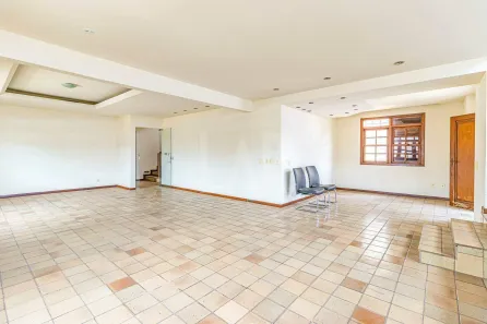 Imóvel Comercial com 8 Quartos para alugar, 640m² no Santa Tereza, Belo Horizonte