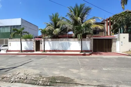 Casa com 6 Quartos à venda, 359m² no Aleixo, Manaus