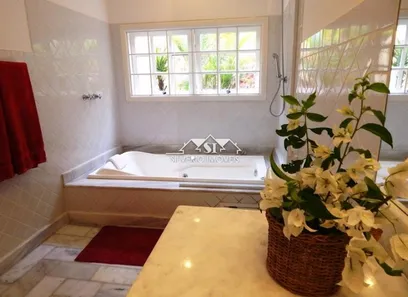 Casa de Condomínio com 6 Quartos para venda ou aluguel, 700m² no Cuiabá, Petrópolis