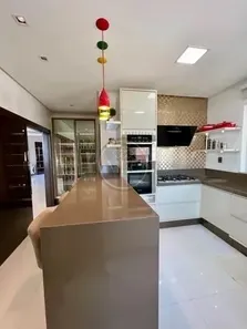 Casa de Condomínio com 5 Quartos à venda, 670m² no Aleixo, Manaus