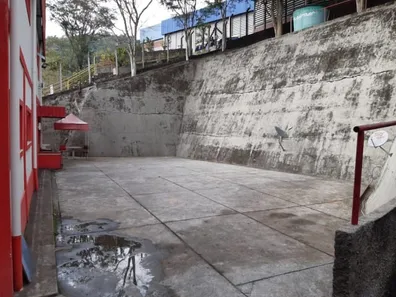 Galpão/Depósito/Armazém para venda ou aluguel, 400m² no Pedro do Rio, Petrópolis