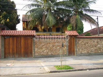 Casa com 4 Quartos para alugar, 400m² no Campo Grande, Rio de Janeiro