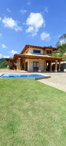 Casa com 4 Quartos para alugar, 266m² no Pedro do Rio, Petrópolis
