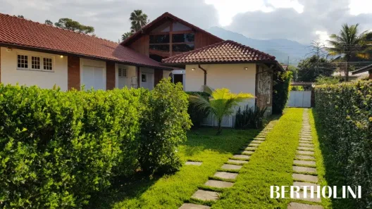 Casa de Condomínio com 5 Quartos para alugar, 264m² no , Itatiaia