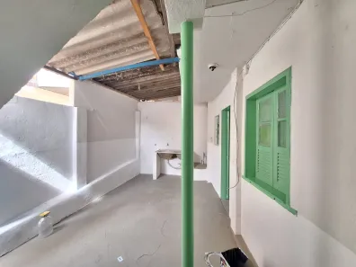 Casa com 2 Quartos para alugar, 45m² no Santa Tereza, Belo Horizonte