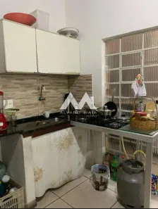 Casa com 2 Quartos para alugar, 80m² no Santa Efigênia, Belo Horizonte