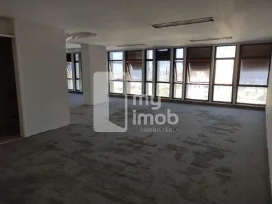 Sala Comercial à venda, 103m² no Centro, Anápolis