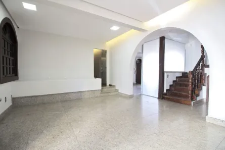 Casa com 6 Quartos para alugar, 500m² no Santo Antônio, Belo Horizonte