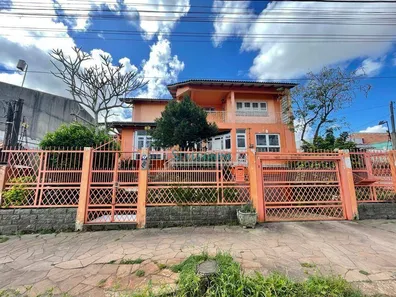 Sobrado com 4 Quartos à venda, 282m² no Jardim do Bosque, Cachoeirinha