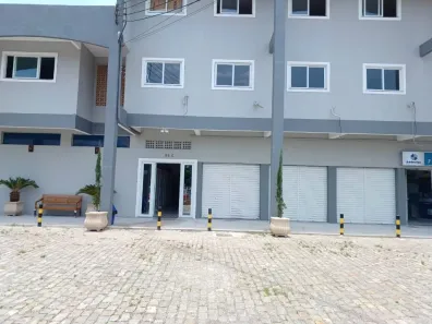 Ponto Comercial para alugar, 38m² no Jardim Caiçara, Cabo Frio