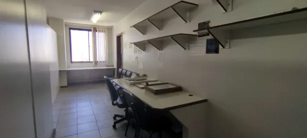 Sala Comercial à venda, 200m² no Stiep, Salvador