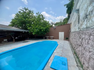 Casa com 3 Quartos à venda, 212m² no Aleixo, Manaus