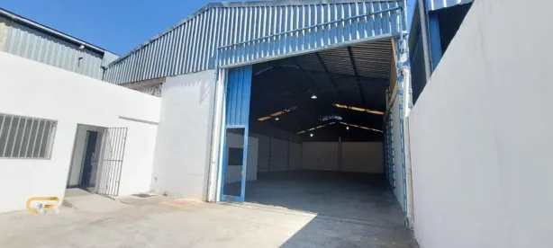 Galpão/Depósito/Armazém para alugar, 395m² no Boa Esperança, Santa Luzia
