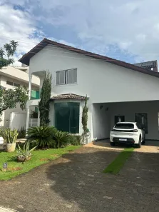 Casa de Condomínio com 4 Quartos para alugar, 303m² no Jardim Florença, Goiânia
