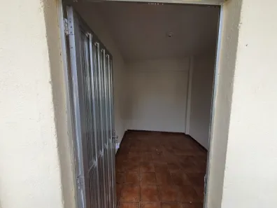 Kitnet com 1 Quarto para alugar, 24m² no Rocha Miranda, Rio de Janeiro