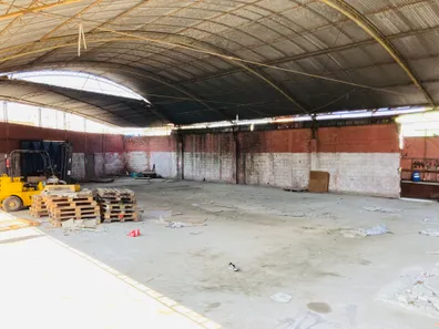 Galpão/Depósito/Armazém para venda ou aluguel, 900m² no Centro, Nova Iguaçu