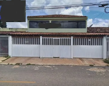 Sobrado com 5 Quartos à venda, 275m² no Setor Central, Brasília