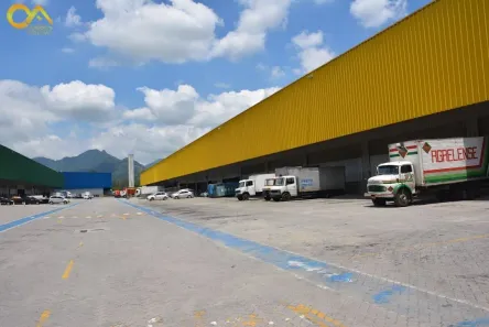 Galpão/Depósito/Armazém para alugar, 574m² no Taquara, Rio de Janeiro