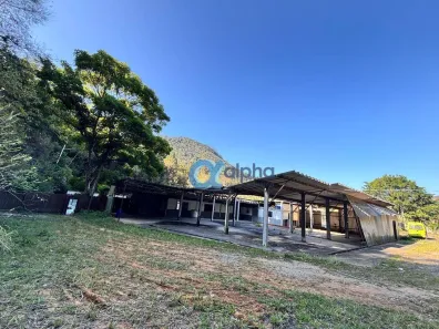 Galpão/Depósito/Armazém para alugar, 650m² no Quarteirão Brasileiro, Petrópolis