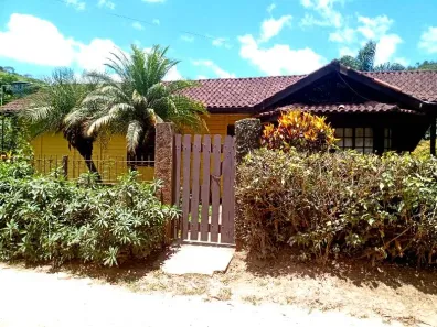 Casa com 2 Quartos para alugar, 200m² no Pedro do Rio, Petrópolis