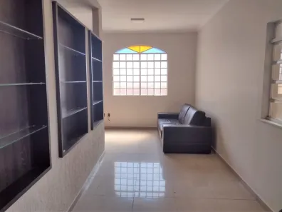 Casa com 3 Quartos para alugar, 200m² no Santa Efigênia, Belo Horizonte