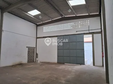 Galpão/Depósito/Armazém para alugar, 230m² no Buraquinho, Lauro de Freitas