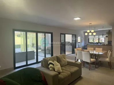 Casa de Condomínio com 3 Quartos à venda, 1020m² no , Santo Antônio do Pinhal