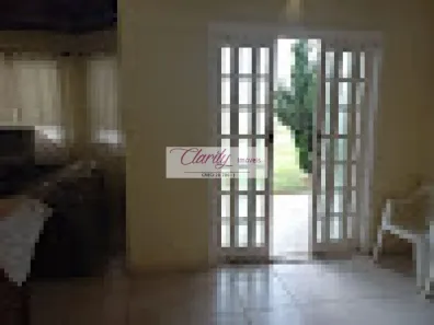 Sobrado com 3 Quartos para venda ou aluguel, 104m² no , Paranapanema