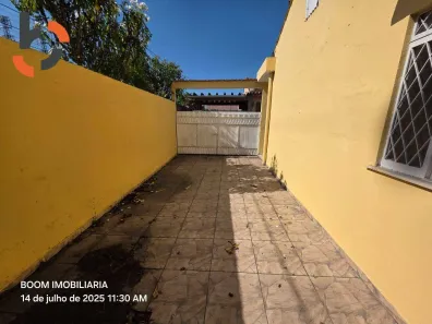Casa com 2 Quartos para alugar, 57m² no Centro, Nova Iguaçu