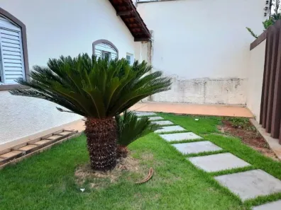 Casa com 3 Quartos para alugar, 79m² no Parque das Laranjeiras, Goiânia
