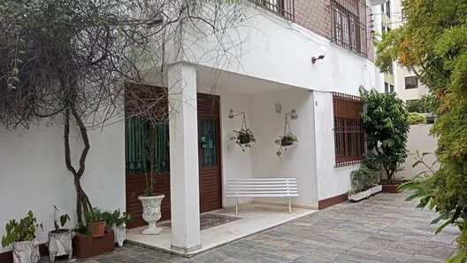 Casa com 3 Quartos para alugar, 610m² no Jardim Apipema, Salvador