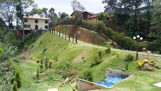 Casa de Condomínio com 4 Quartos para venda ou aluguel, 262m² no Samambaia, Petrópolis