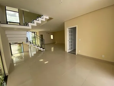 Casa de Condomínio com 3 Quartos à venda, 250m² no Tarumã, Manaus