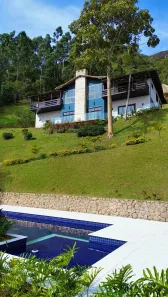 Casa de Condomínio com 5 Quartos para venda ou aluguel, 1060m² no Samambaia, Petrópolis