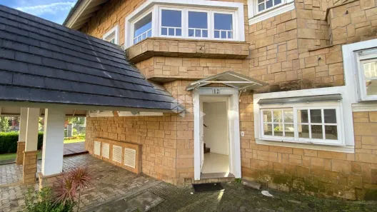 Casa de Condomínio com 3 Quartos à venda, 131m² no Planalto, Gramado