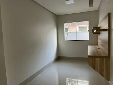 Casa de Condomínio com 3 Quartos para alugar, 208m² no Jardins Valência, Goiânia
