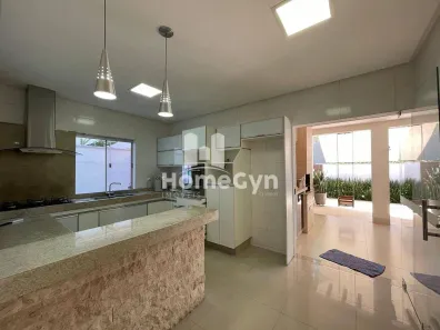 Casa de Condomínio com 3 Quartos para alugar, 215m² no Jardins Valência, Goiânia