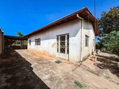Casa com 3 Quartos para alugar, 137m² no Morumbi, Divinópolis