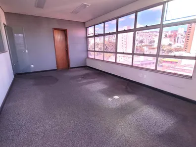 Sala Comercial para alugar, 110m² no Santa Efigênia, Belo Horizonte
