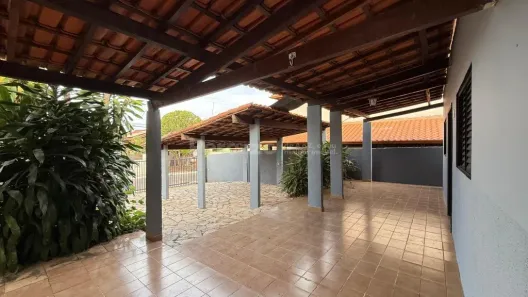 Casa com 3 Quartos para alugar, 900m² no Setor Habitacional Jardim Botânico, Brasília