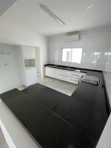 Casa de Condomínio com 4 Quartos para alugar, 150m² no Vila Areao, Taubaté