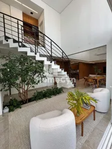 Sobrado com 5 Quartos para alugar, 300m² no Jardins Valência, Goiânia