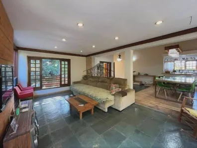 Casa de Condomínio com 4 Quartos à venda, 220m² no Jardim Ana Estela, Carapicuíba