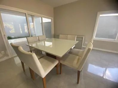 Casa de Condomínio com 3 Quartos para alugar, 280m² no Vila Oliveira, Mogi das Cruzes