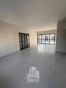 Sobrado com 3 Quartos à venda, 155m² no Centro, Matinhos