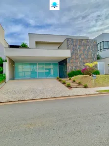 Casa com 3 Quartos à venda, 227m² no Jardins Valência, Goiânia
