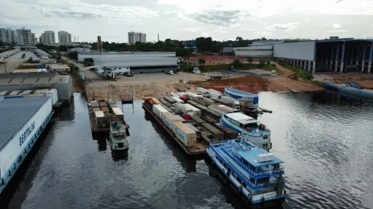 Galpão/Depósito/Armazém para alugar, 2500m² no Ponta Negra, Manaus