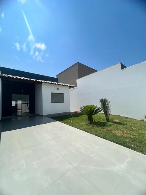 Foto 1 de Casa com 3 Quartos à venda, 70m² em Interlagos, Montes Claros